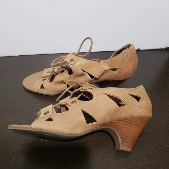 Vtg SANDLER of Boston Sheila Natural Leather Beige Perforated Lace Up Shoes 8M - Picture 1 of 15